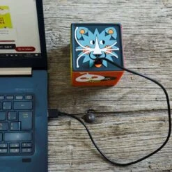 Cube à Histoires La Conteuse Merveilleuse Joyeuse 17 Cube à Histoires La Conteuse Merveilleuse Joyeuse -Jouets Pour Enfants 9. lcm ordi et conteuse