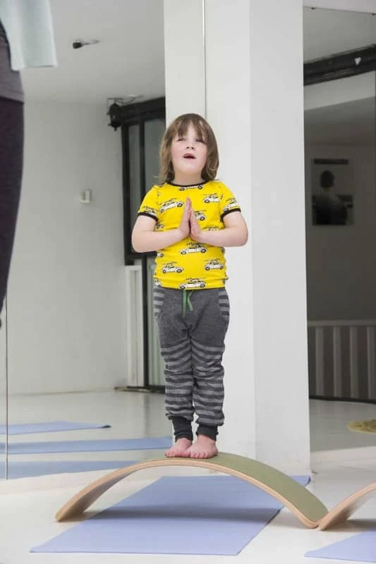 Planche D'équilibre Avec Feutrine Gris Clair Starter Wobbel 9 Planche D'équilibre Avec Feutrine Gris Clair Starter Wobbel – Image 9