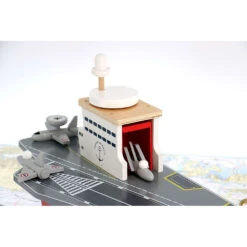 Porte-avions En Bois Et 5 Accessoires Vilac 11 Porte-avions En Bois Et 5 Accessoires Vilac -Jouets Pour Enfants Porteavions en bois et 5 accessoires Vilac 3