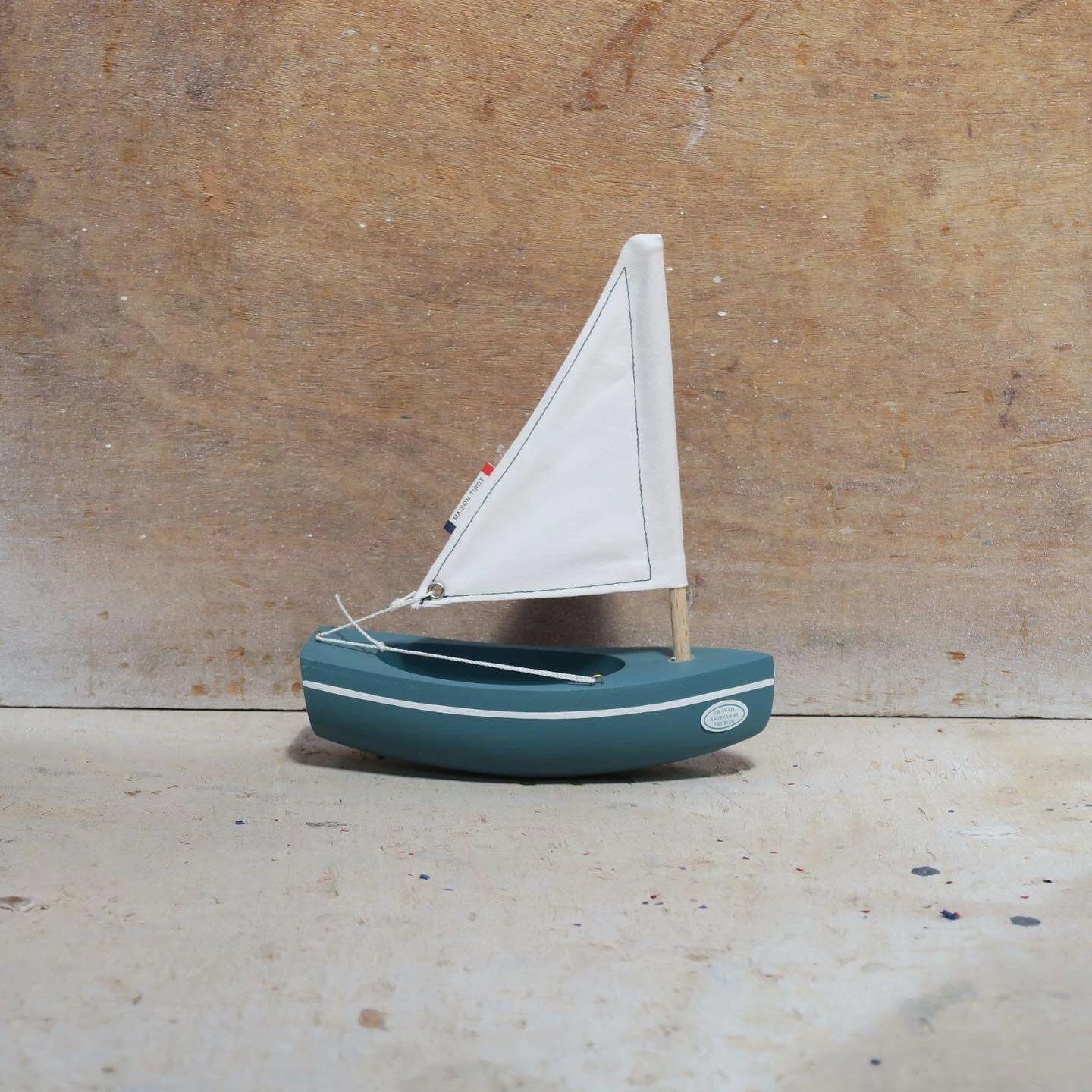 Bateau-jouet En Bois Bachi Vert Abysses 17 Cm Tirot 2 Bateau-jouet En Bois Bachi Vert Abysses 17 Cm Tirot – Image 2